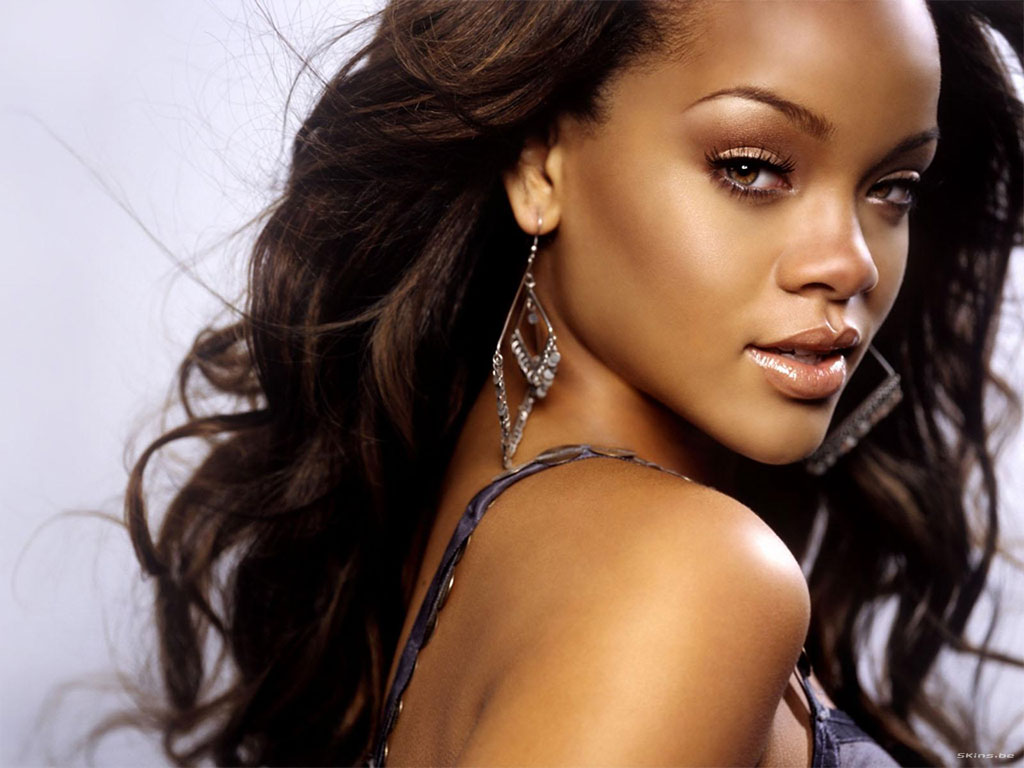 Rihanna Top 10 Most Popular Female Singers in 2011