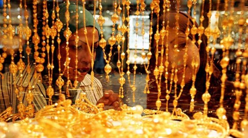 6. Shop for Gold at Gold Souk e1334645220527 Top 10 Things to Do When You Go to Dubai